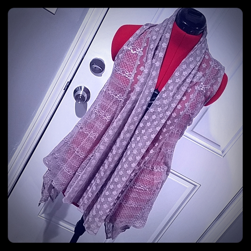 Altar'd State Violet Lace Vest Size Small